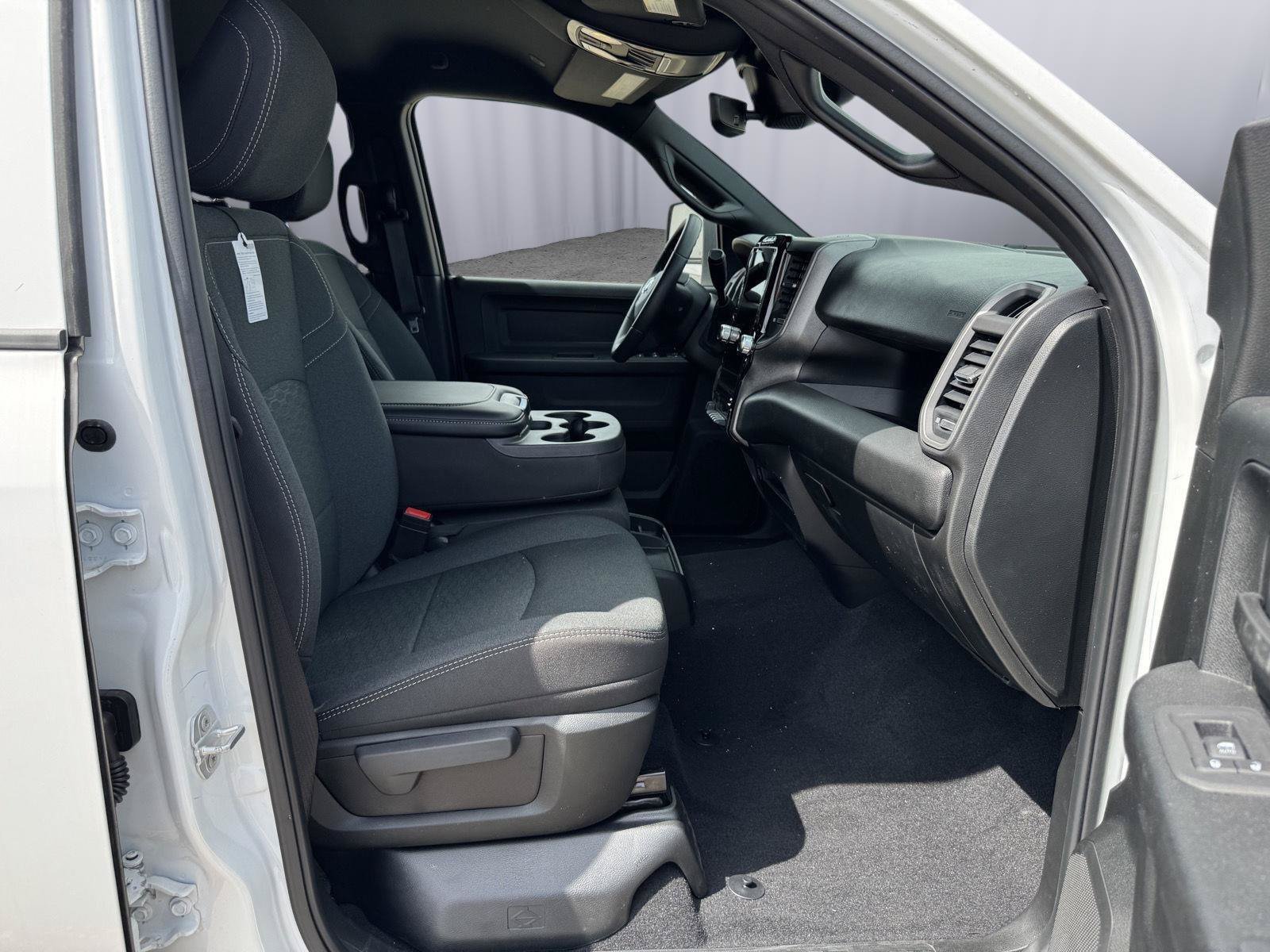New 2026 RAM 3500 Tradesman AWD/4WD image 28