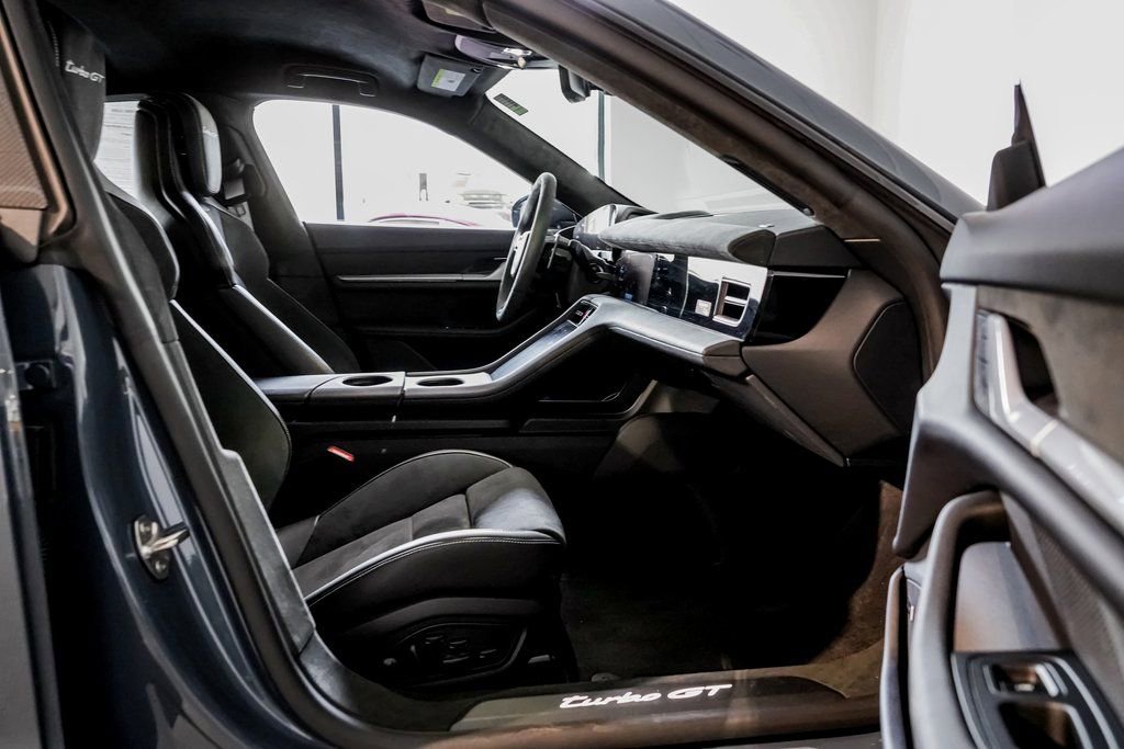 Certified 2025 Porsche Taycan Turbo GT image 31