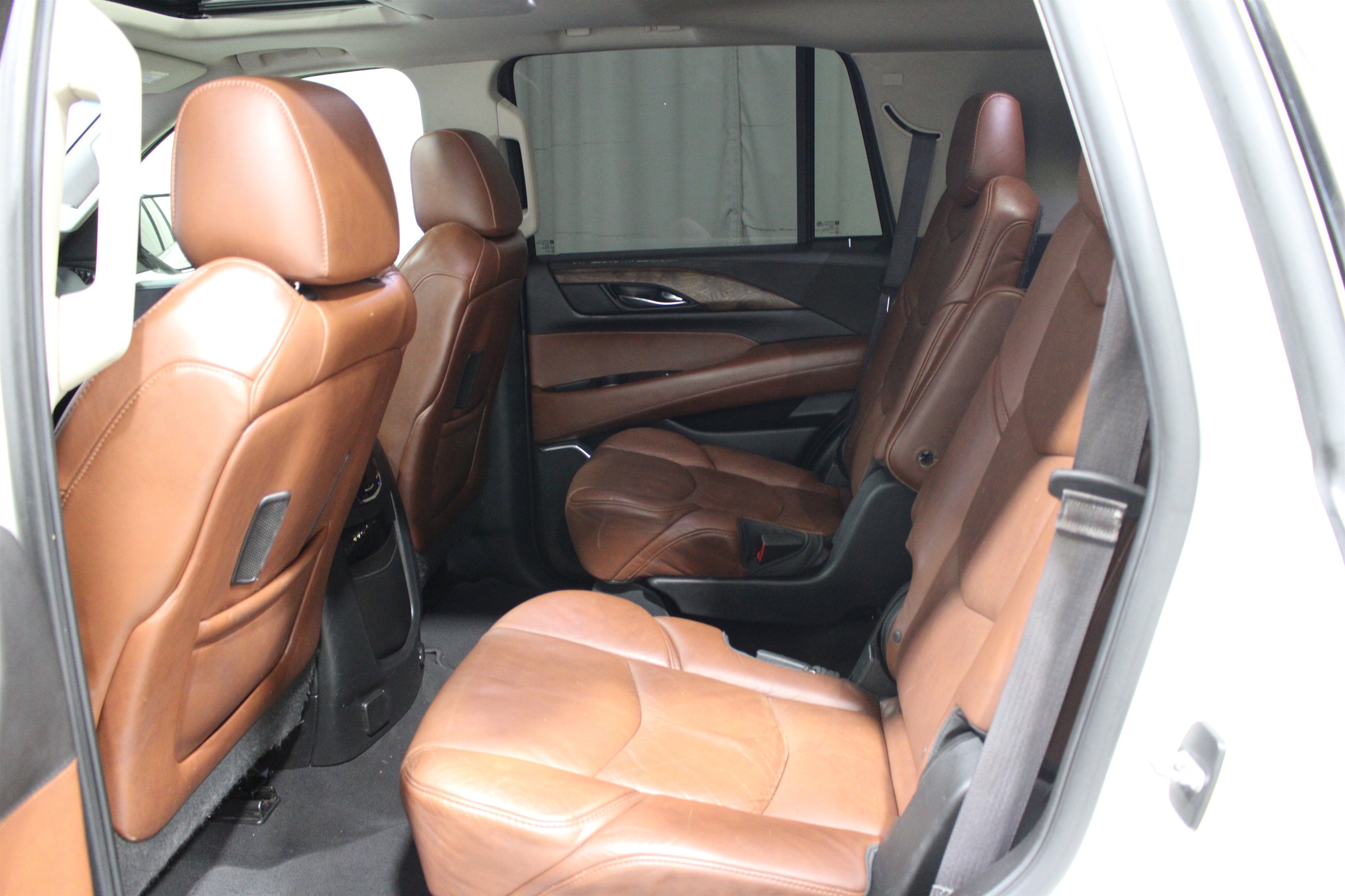 Used 2015 Cadillac Escalade Premium AWD/4WD image 22