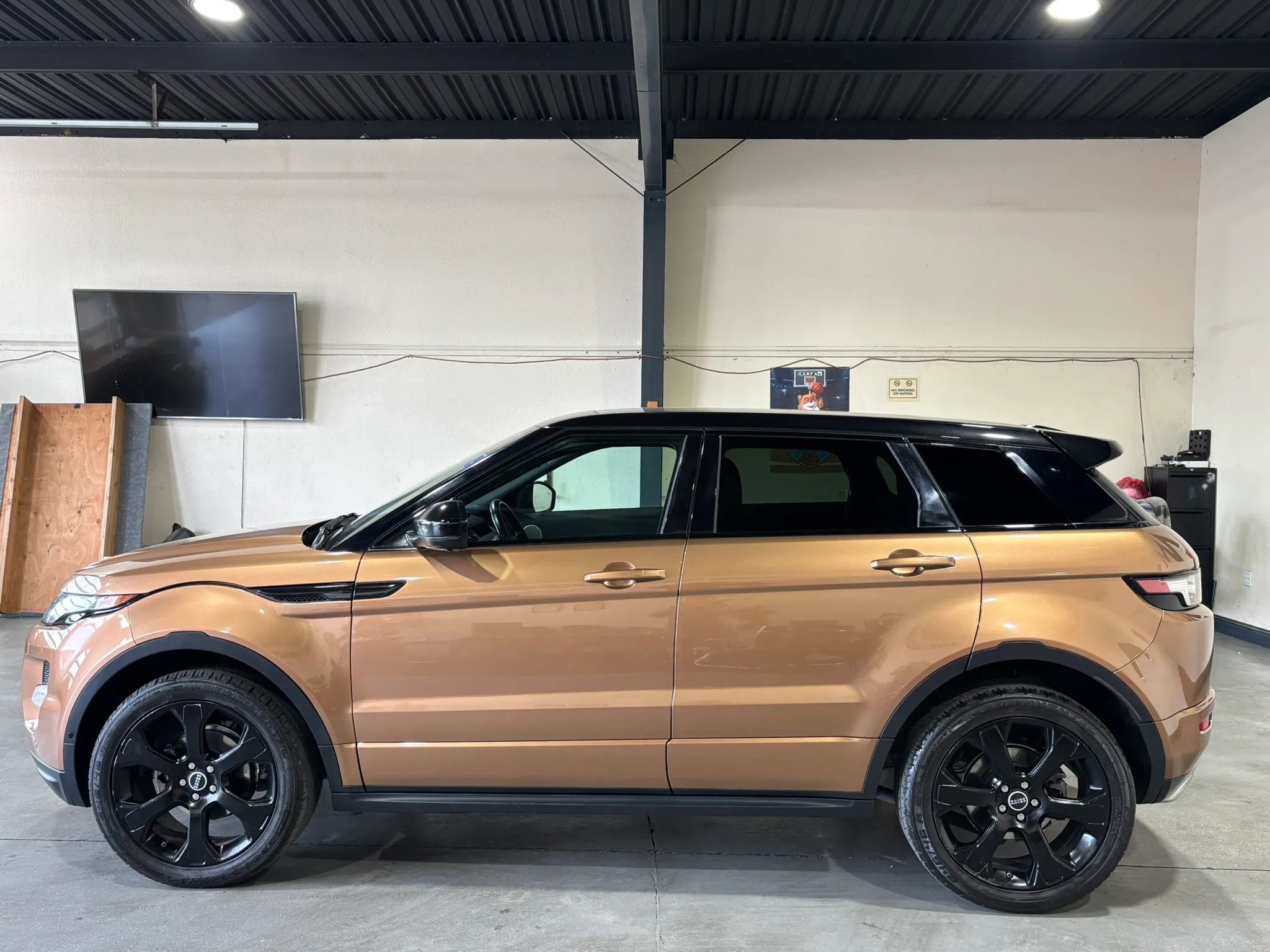Used 2014 Land Rover Range Rover Evoque Dynamic image 5