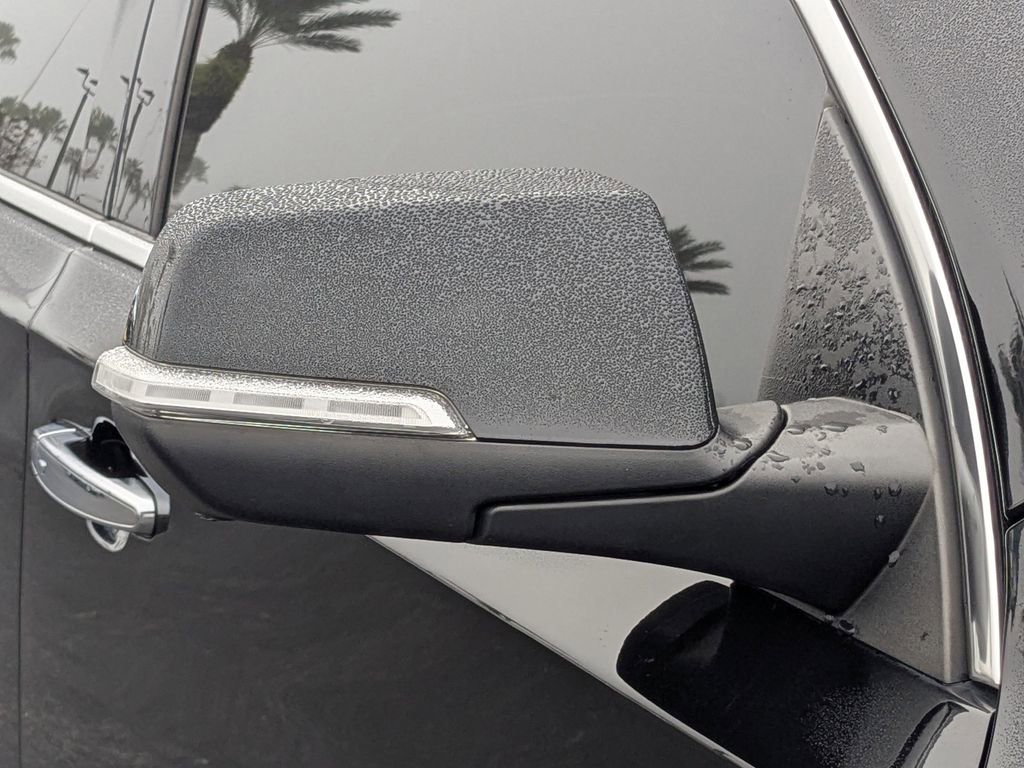 Used 2023 Chevrolet Traverse Premier image 12