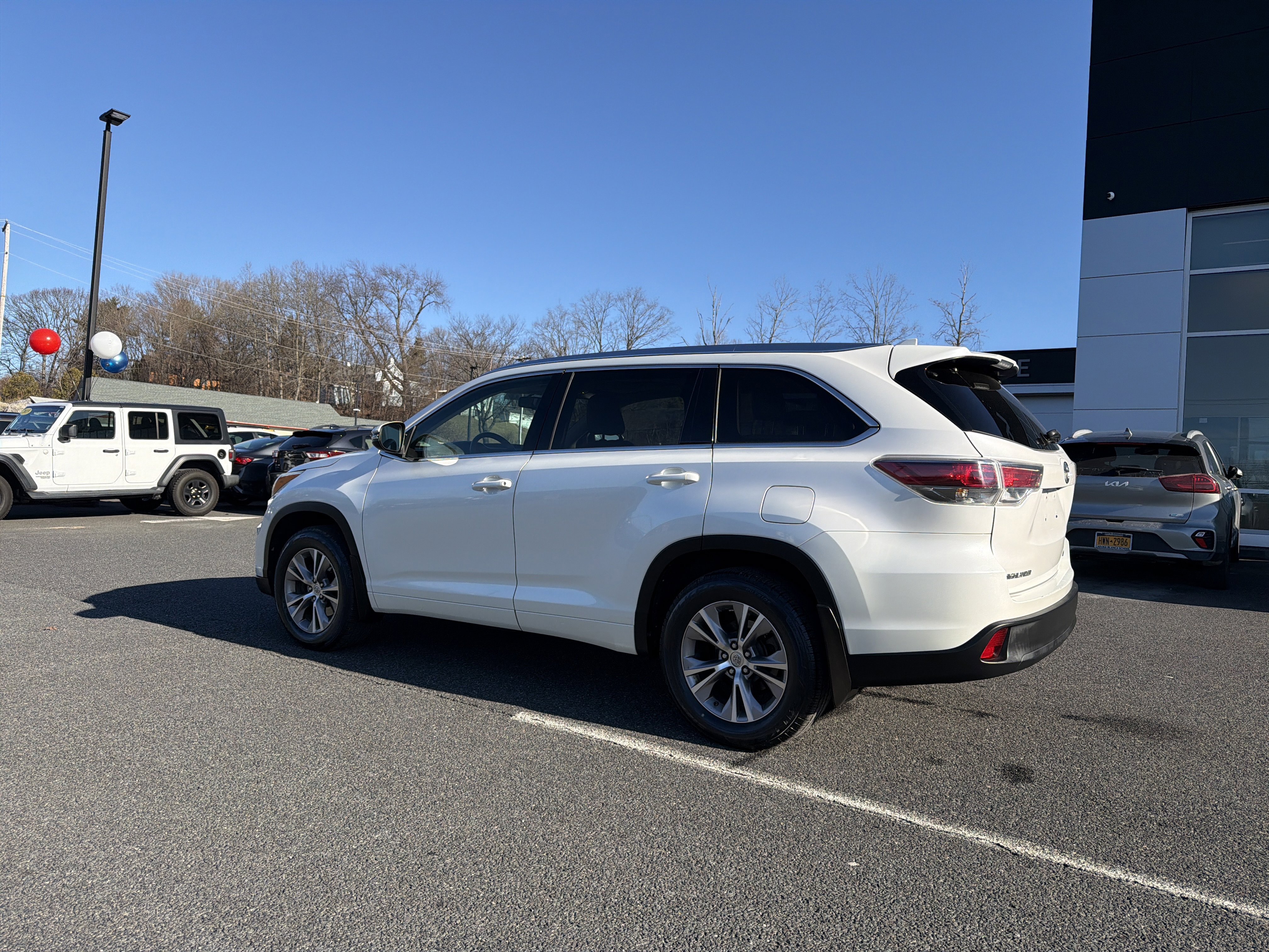 Used 2015 Toyota Highlander XLE image 8