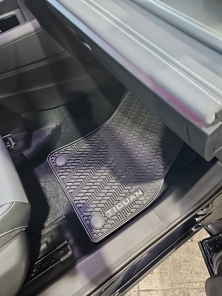 New 2026 Volkswagen Tiguan SE image 14