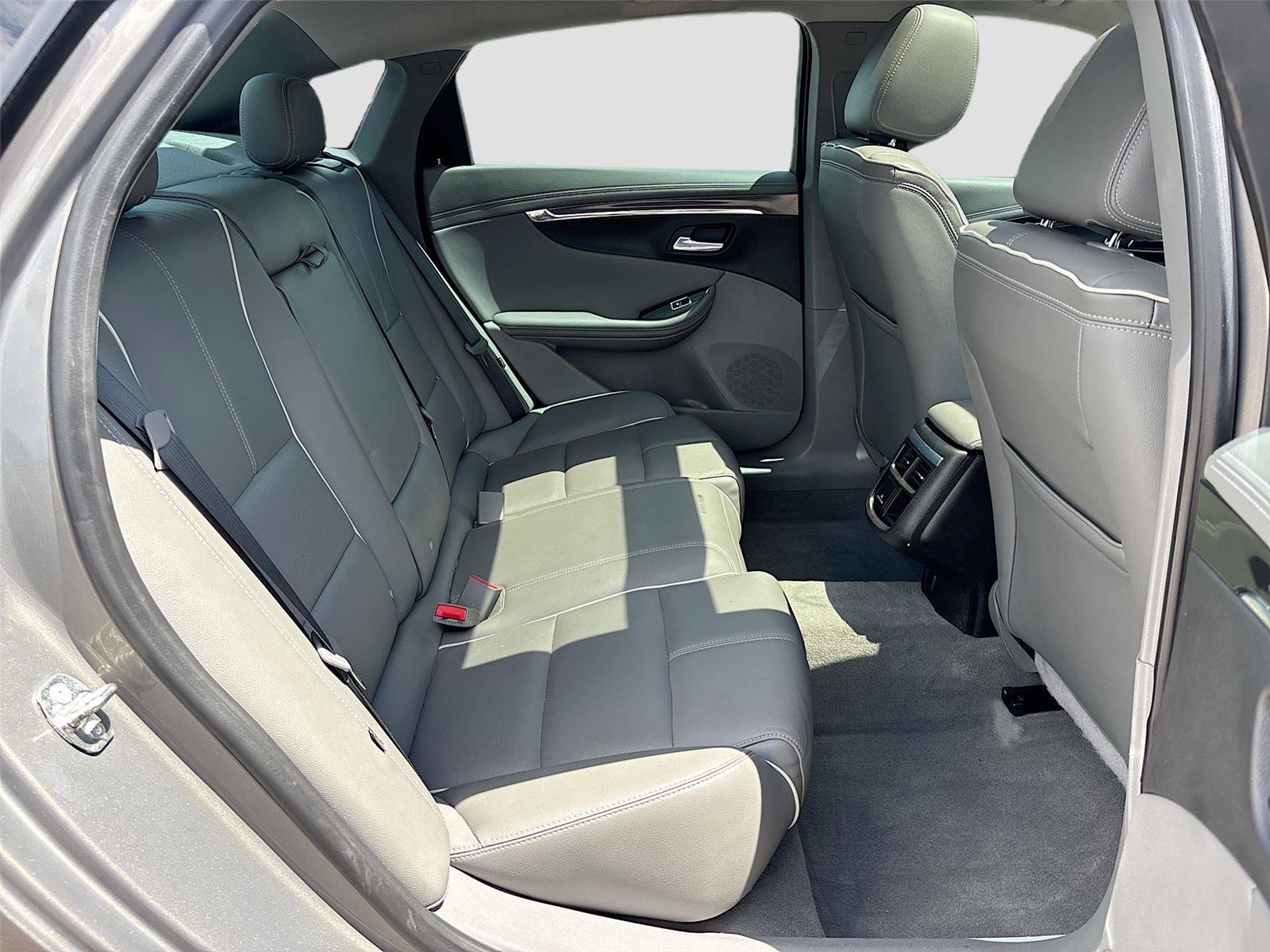 Used 2018 Chevrolet Impala Premier w/ Premier Confidence Package FWD image 28