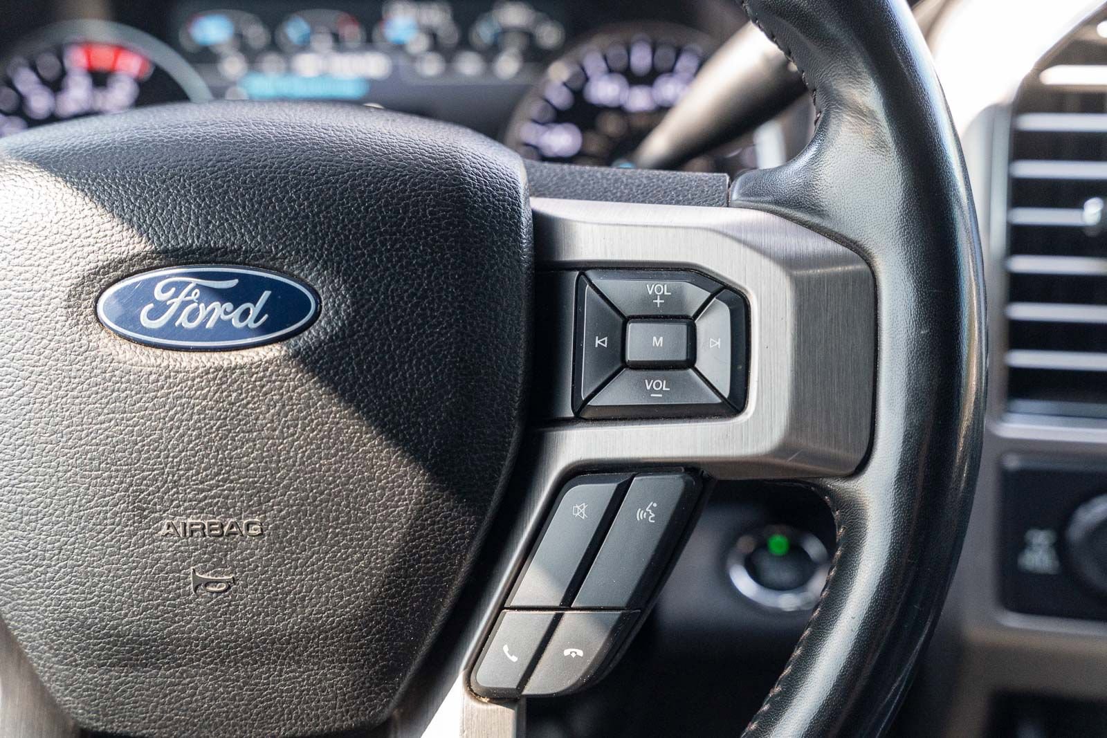 Used 2019 Ford F250 Platinum w/ Platinum Ultimate Package AWD/4WD image 31