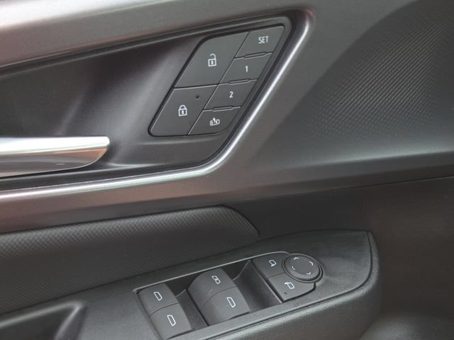 Certified 2025 Chevrolet Equinox EV RS w/ Active Safety Package 3 AWD/4WD image 28