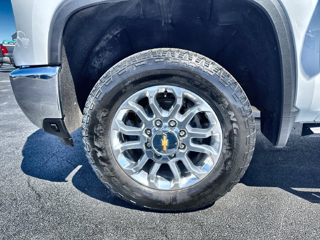 Used 2024 Chevrolet Silverado 2500 LTZ w/ LTZ Convenience Package AWD/4WD image 10