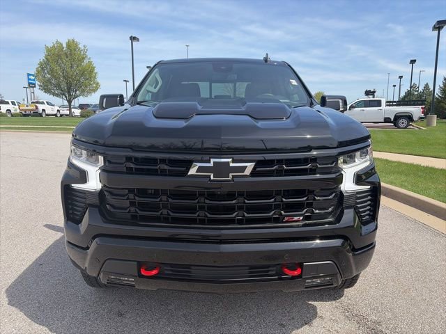 Used 2025 Chevrolet Silverado 1500 LT Trail Boss w/ LT Trail Boss Premium Package AWD/4WD image 9