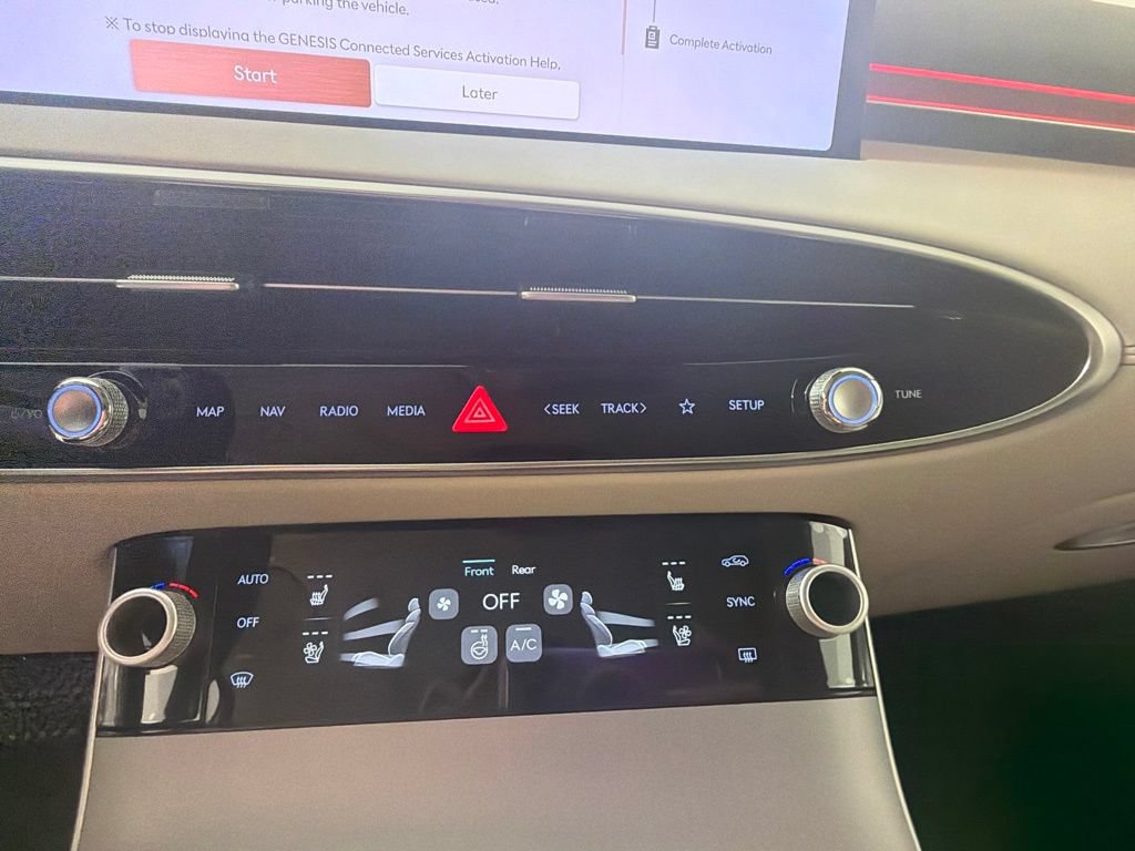 New 2027 Genesis GV70 2.5T Advanced AWD/4WD image 14