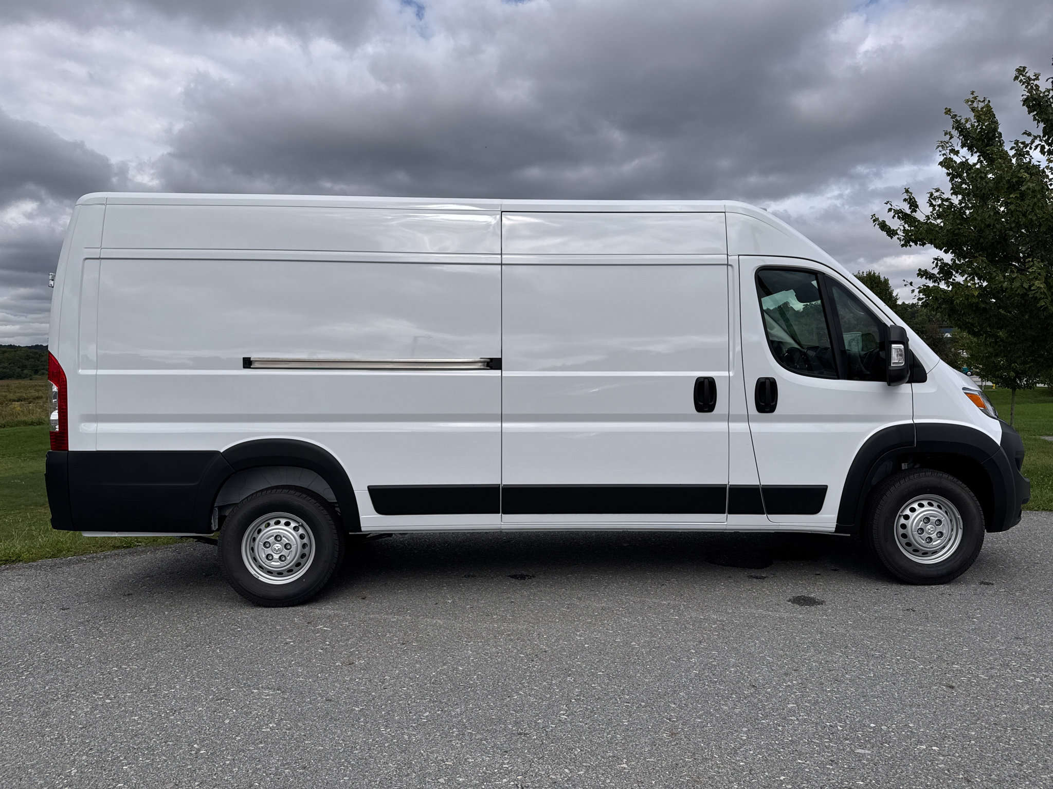 New 2026 RAM ProMaster 3500 w/ Convenience Group FWD image 14
