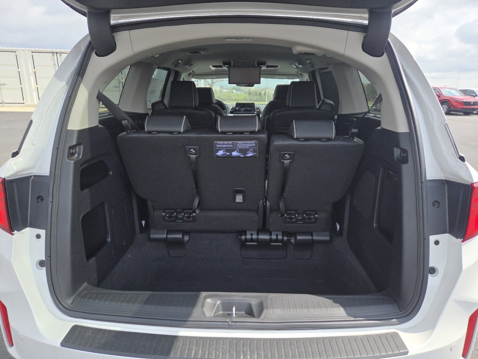New 2026 Honda Odyssey Touring image 19