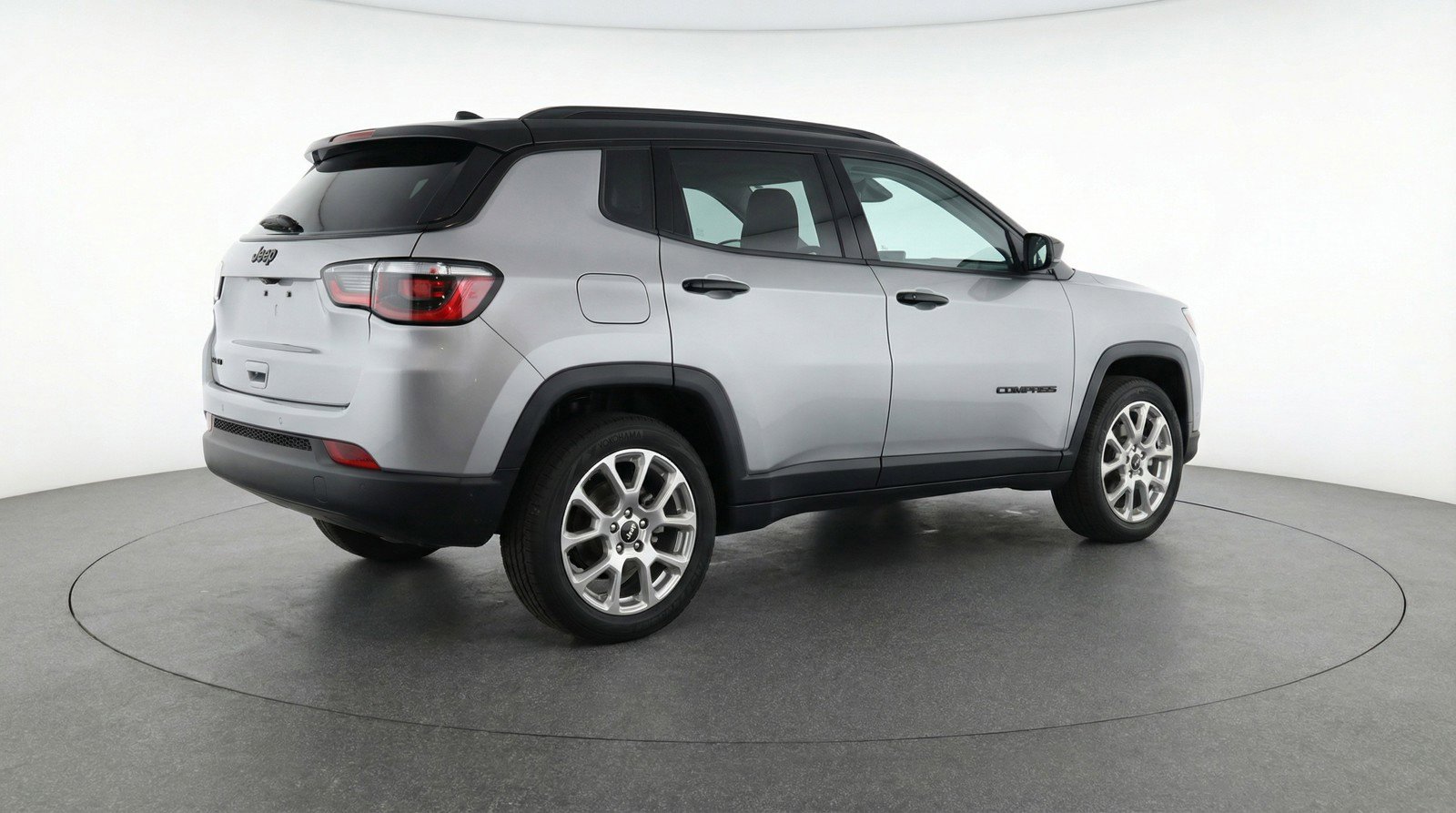 Used 2025 Jeep Compass Limited AWD/4WD image 9