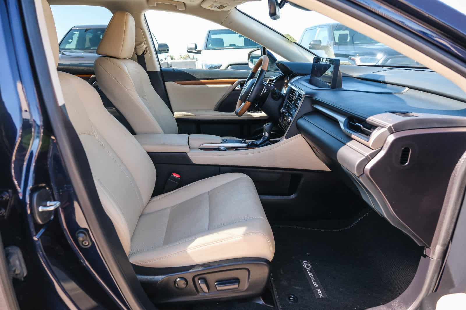 Used 2021 Lexus RX 350 FWD w/ Premium Package image 18