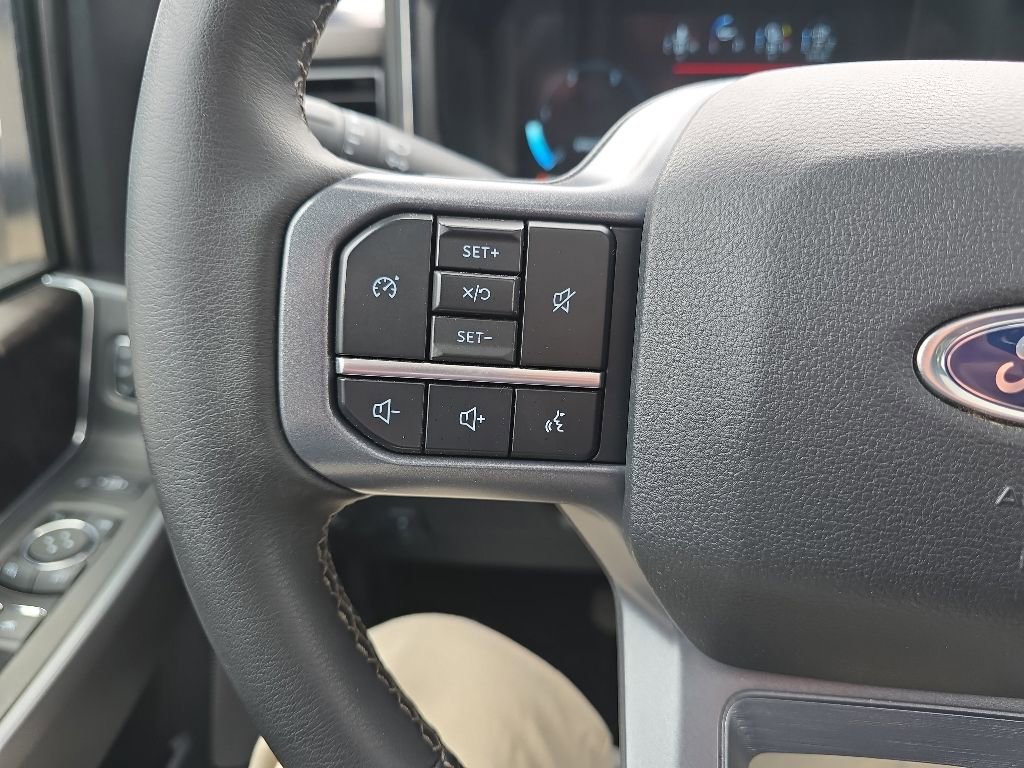Used 2026 Ford F350 Lariat AWD/4WD image 13