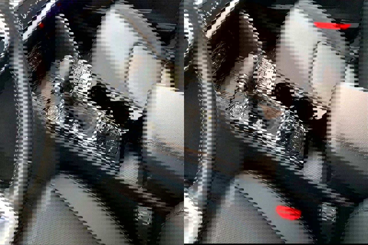 Used 2023 Kia Sportage EX image 17