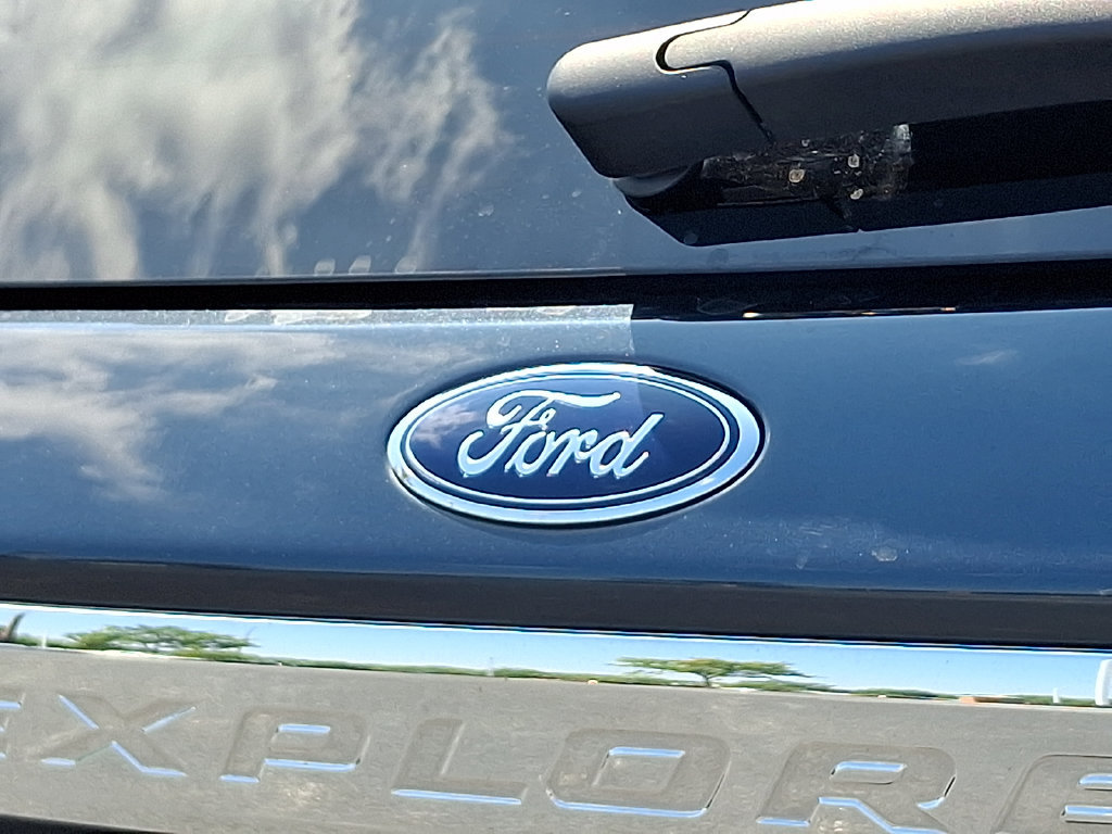 Used 2024 Ford Explorer XLT AWD/4WD image 31