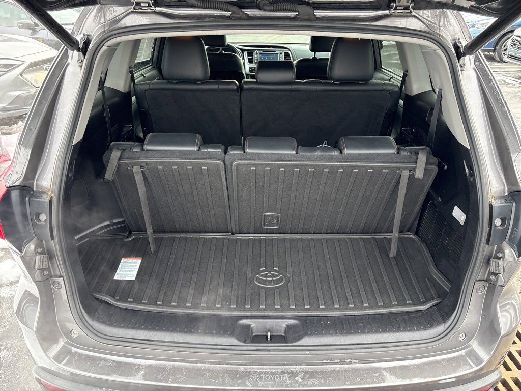 Used 2018 Toyota Highlander XLE image 27