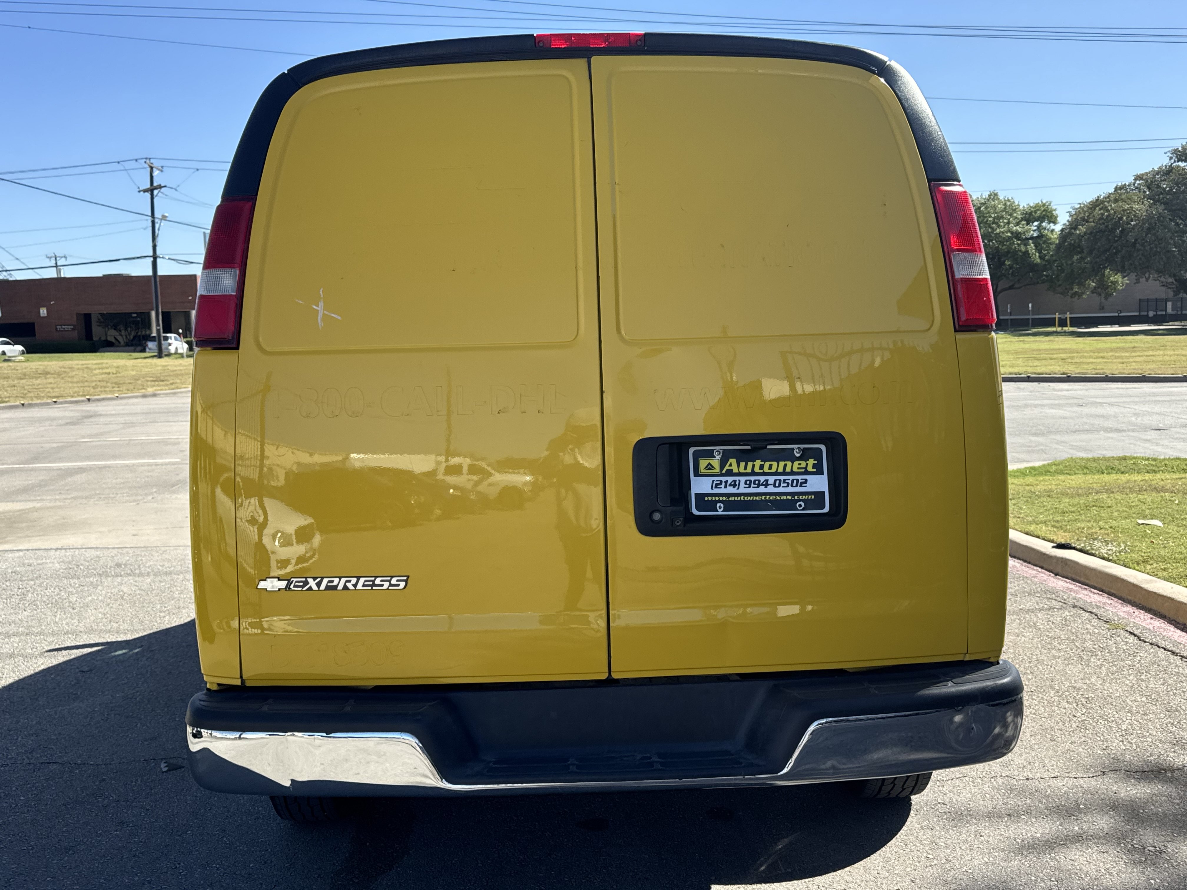 Used 2019 Chevrolet Express 2500 RWD image 3