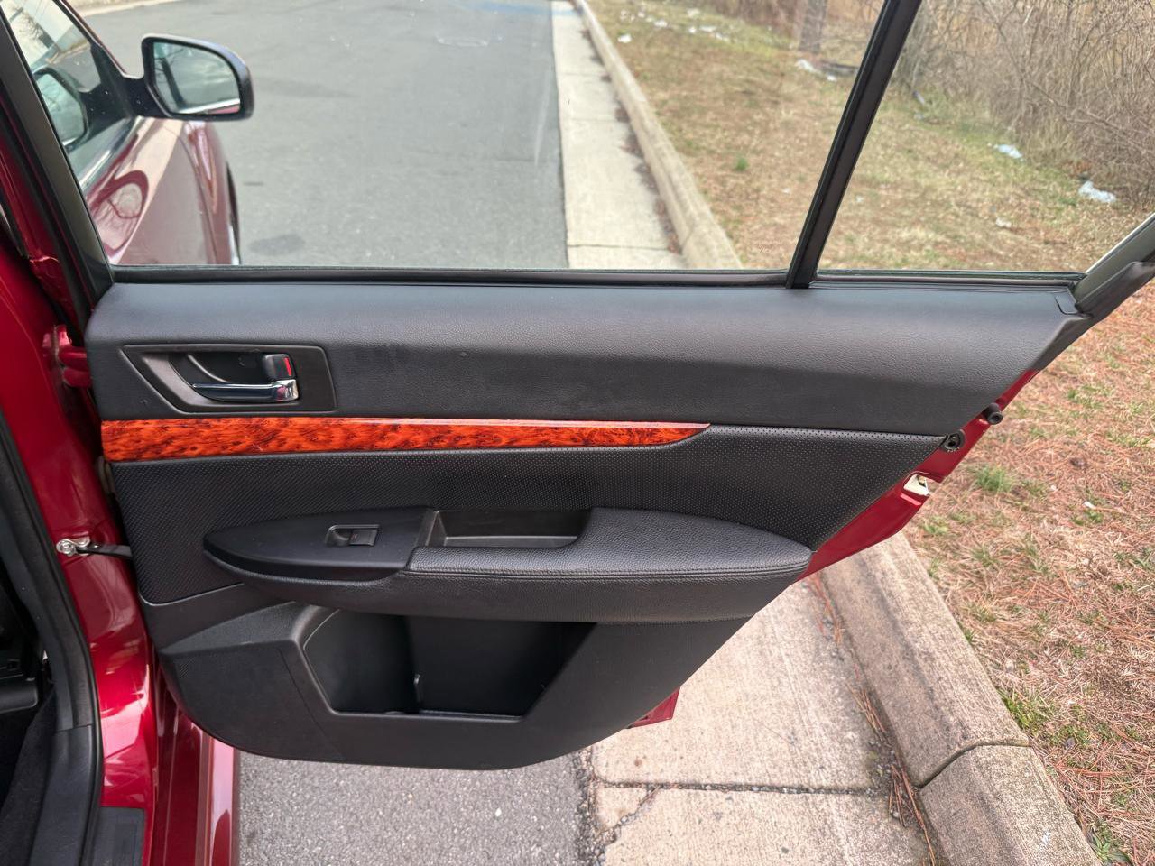 Used 2010 Subaru Legacy 3.6R Limited w/ Appearance Package 1F image 24