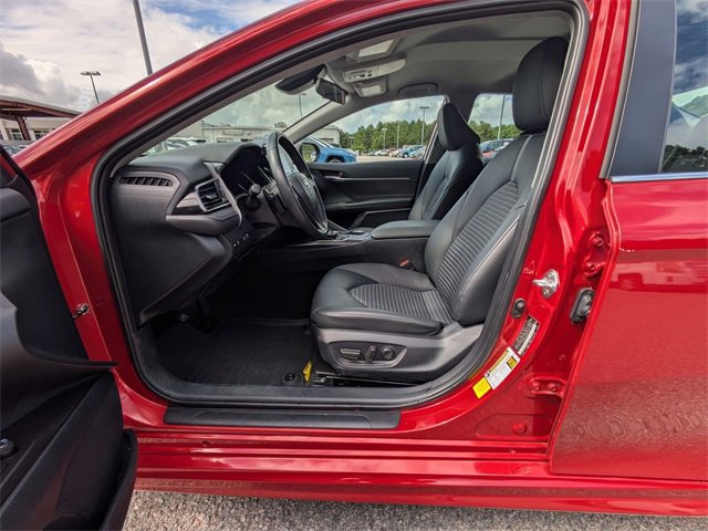 Used 2024 Toyota Camry SE image 11