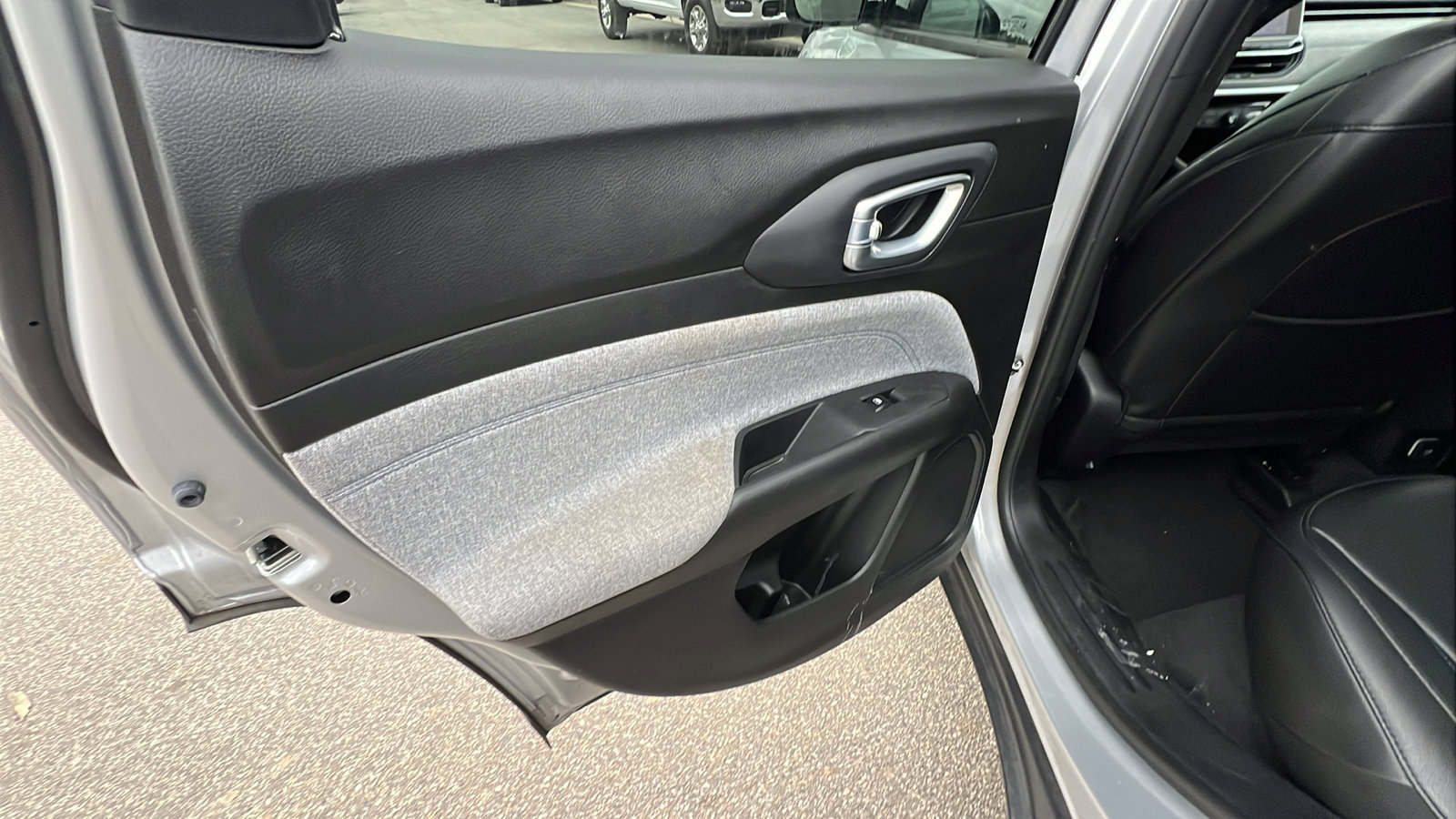 Used 2024 Jeep Compass Latitude image 22