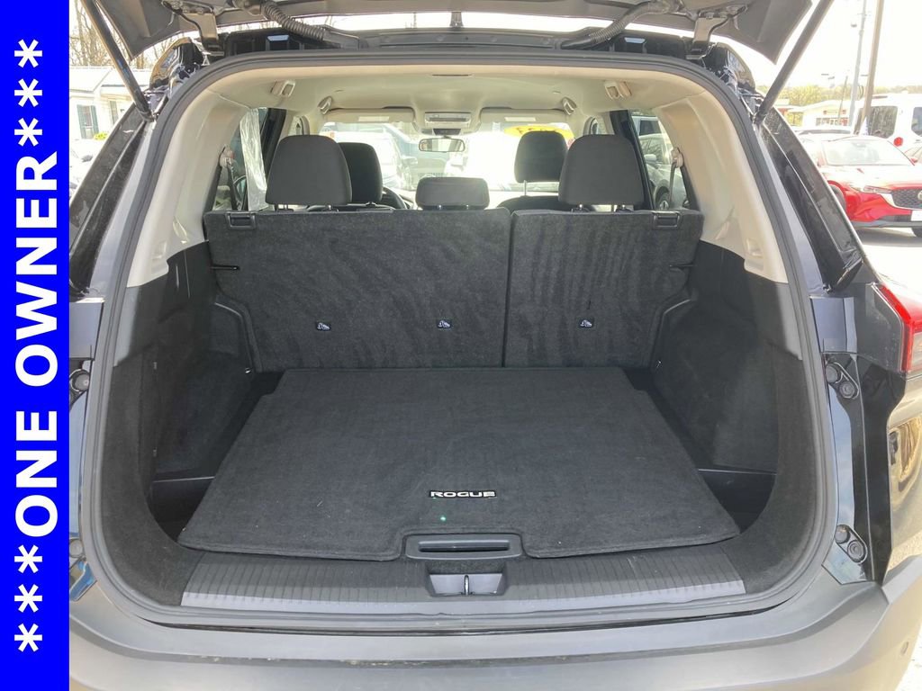 Used 2023 Nissan Rogue SV image 11
