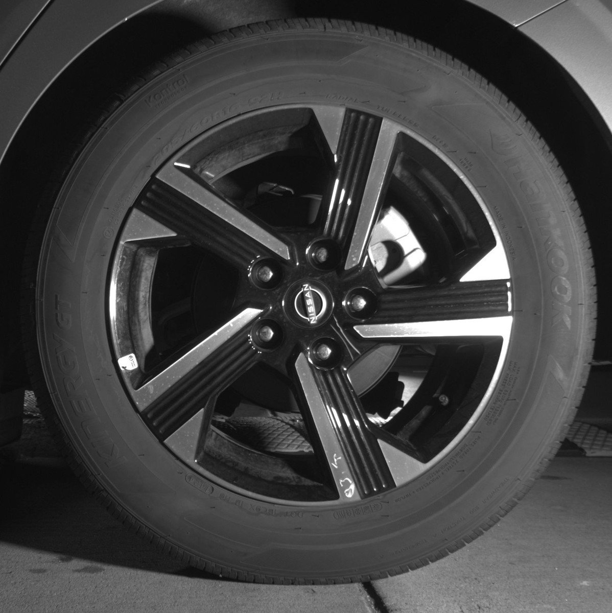 Used 2025 Nissan Sentra SV FWD image 14
