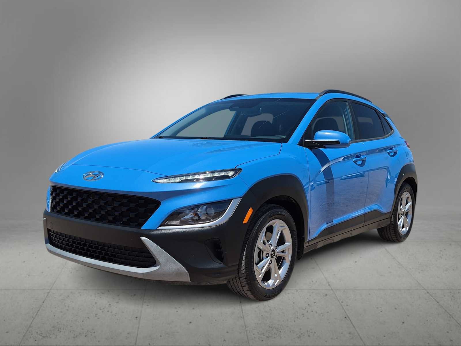 Certified 2022 Hyundai Kona SEL FWD image 4
