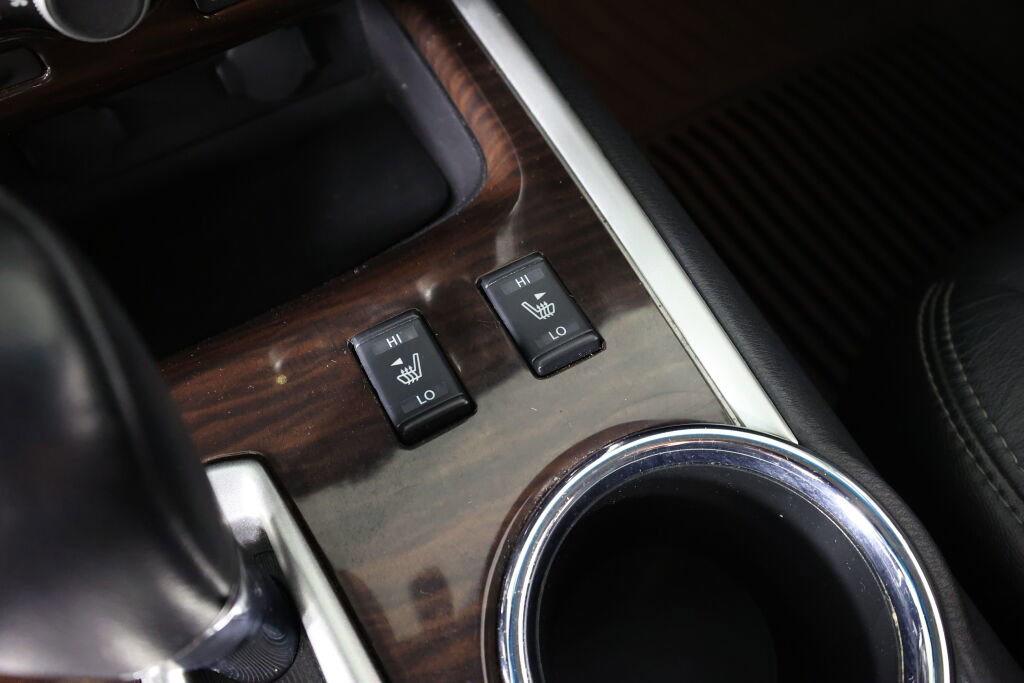 Used 2014 Nissan Pathfinder SL image 39