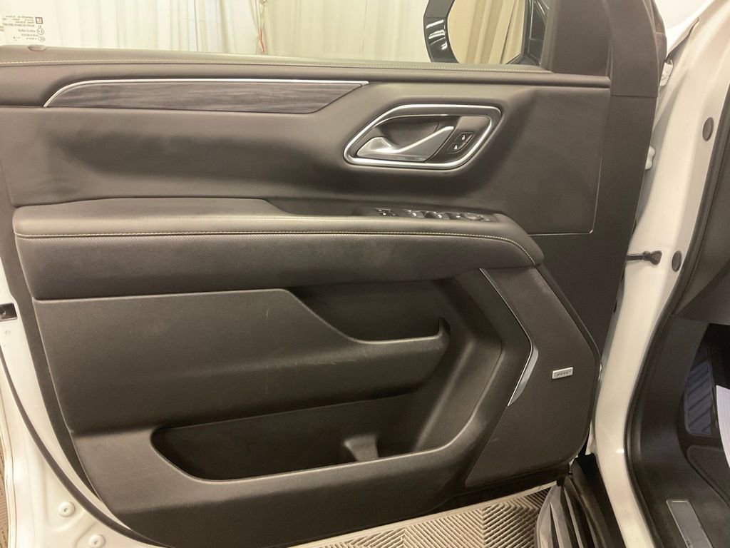 Used 2024 GMC Yukon XL SLT AWD/4WD image 15