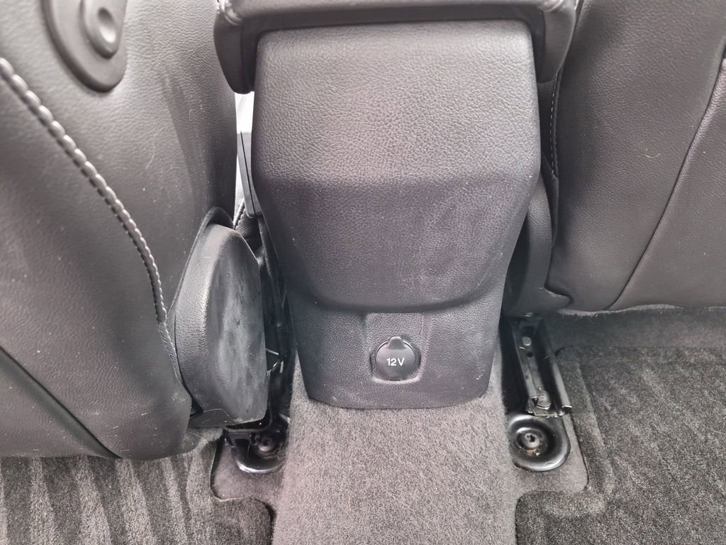 Used 2013 Ford Focus SE FWD image 26