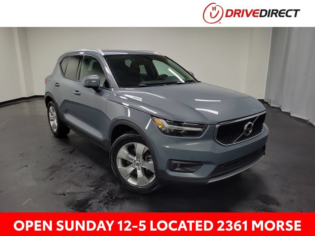 Used 2022 Volvo XC40 T4 Momentum