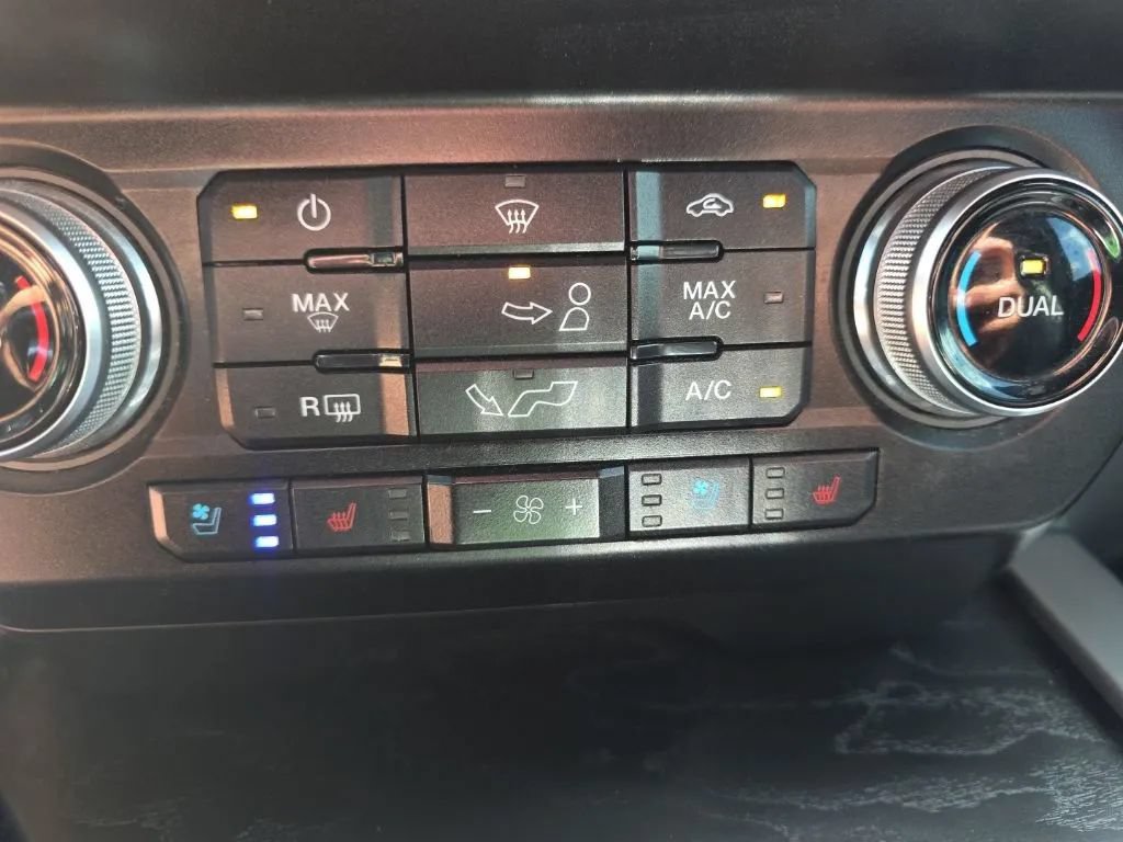 Used 2019 Ford F150 Platinum w/ Equipment Group 701A Luxury AWD/4WD image 29