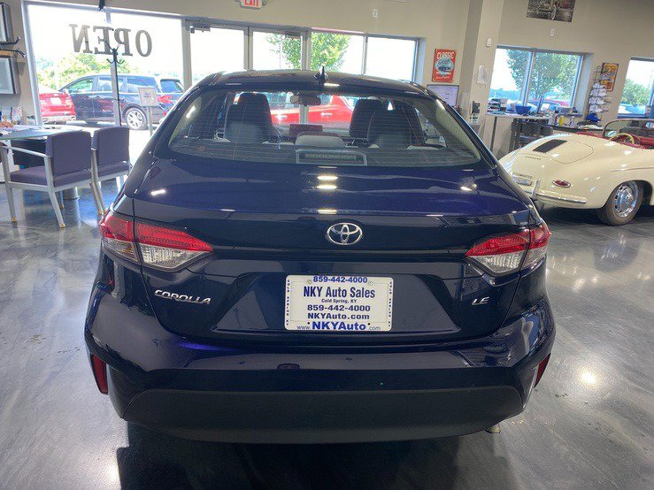 Used 2025 Toyota Corolla LE w/ LE Premium Package FWD image 7