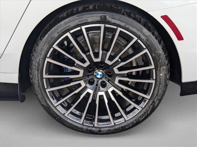 New 2026 BMW 750e xDrive AWD/4WD image 10
