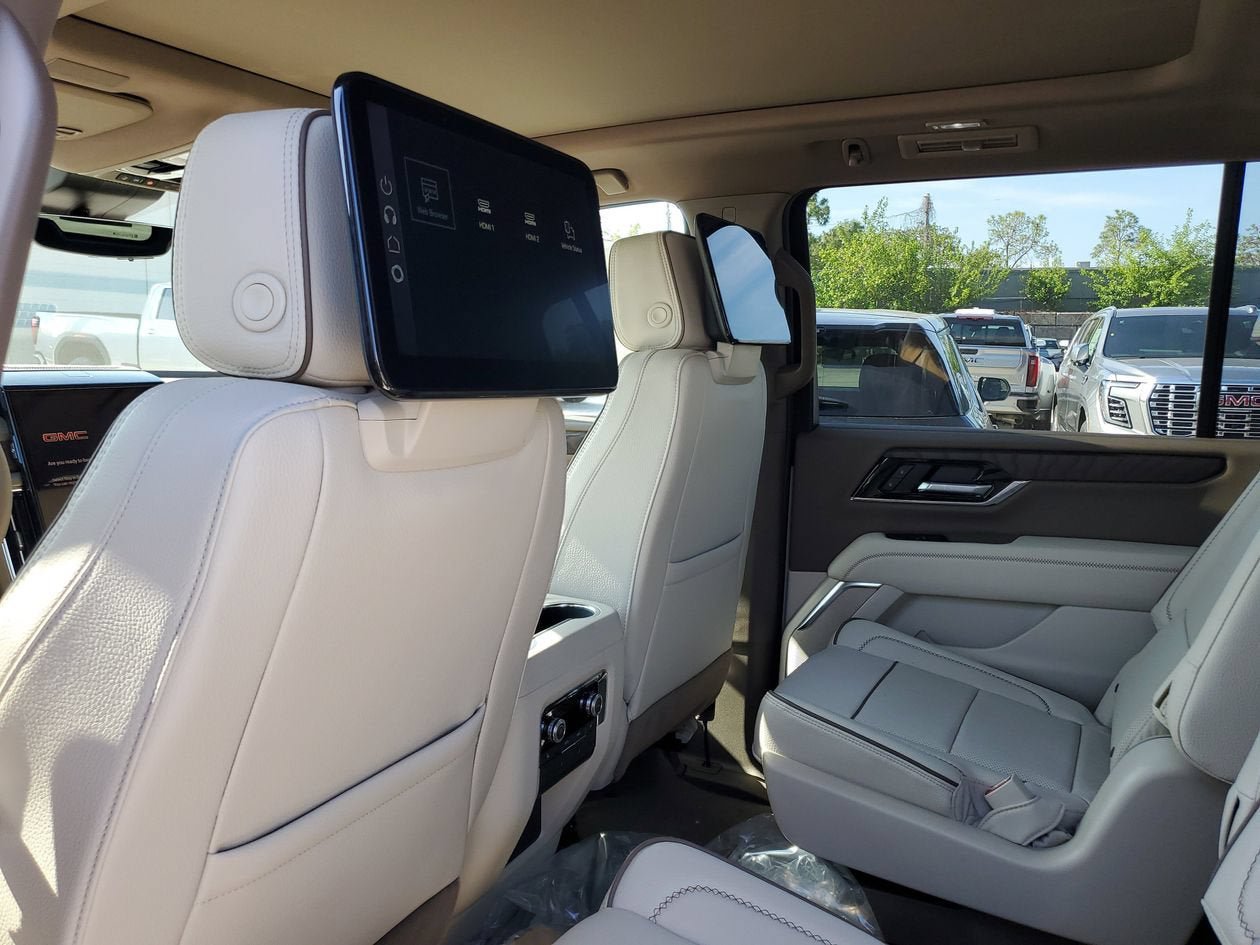 New 2026 GMC Yukon XL Denali w/ Denali Reserve Package RWD image 10