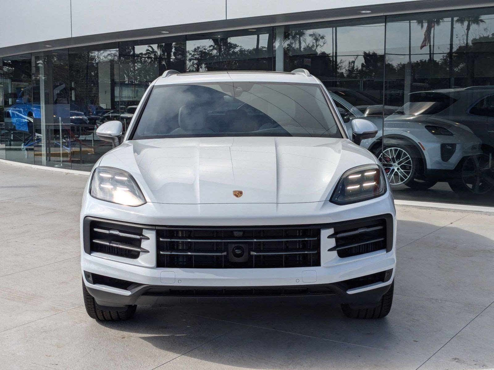 Certified 2025 Porsche Cayenne image 8