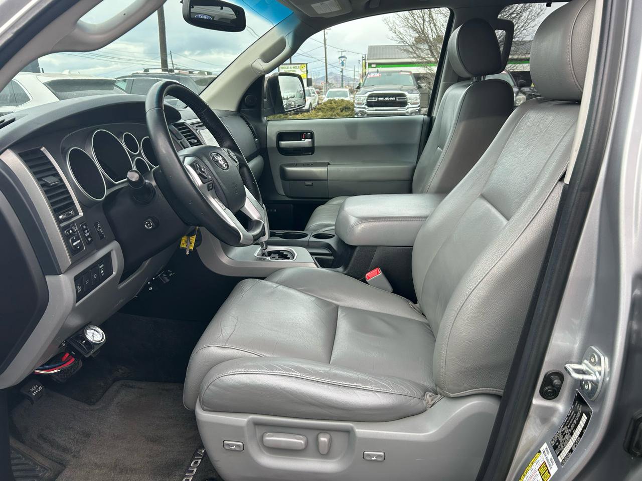 Used 2017 Toyota Sequoia Limited w/ Safety & Convenience Package AWD/4WD image 10