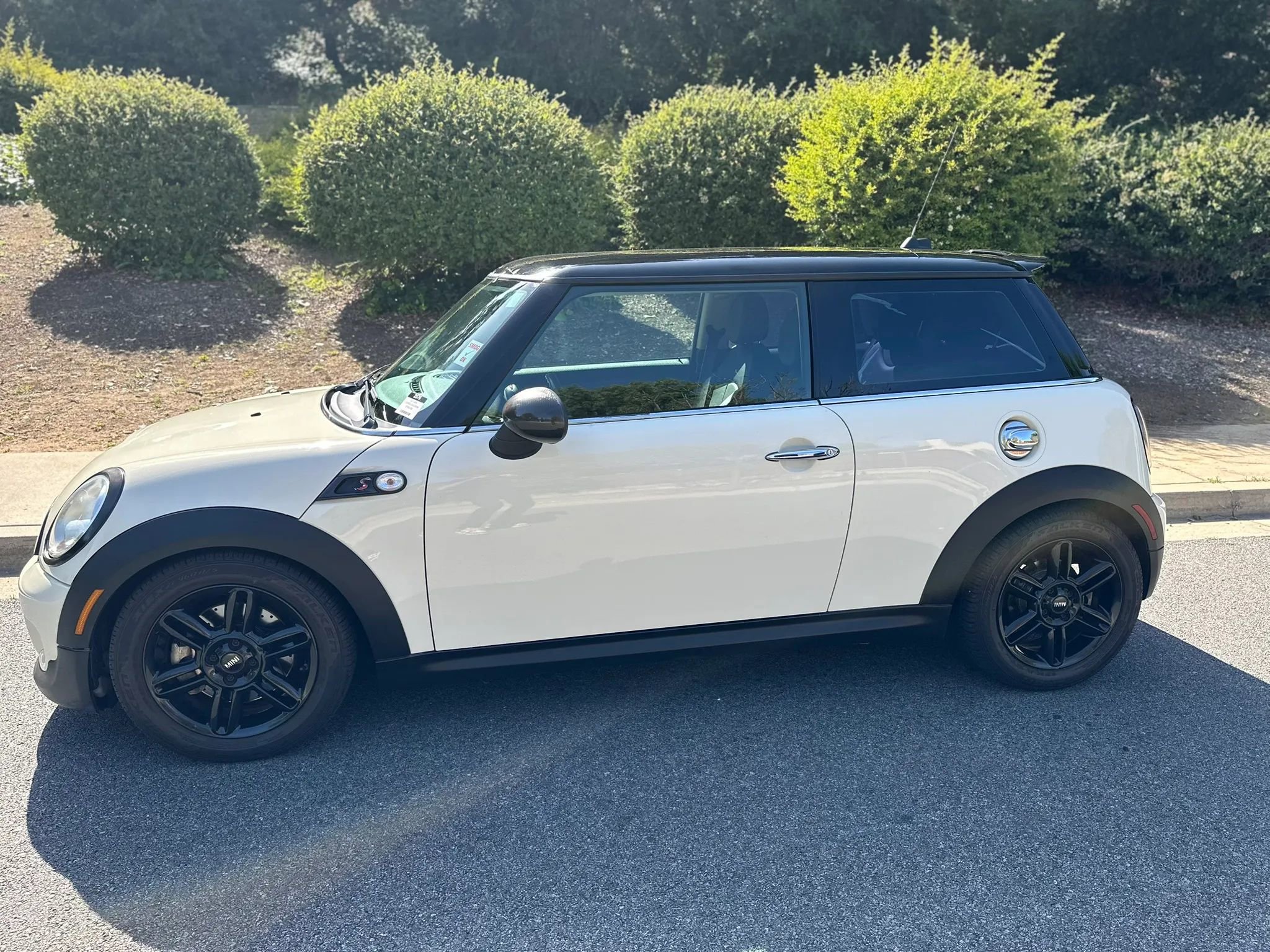 Used 2013 MINI Cooper S FWD image 2