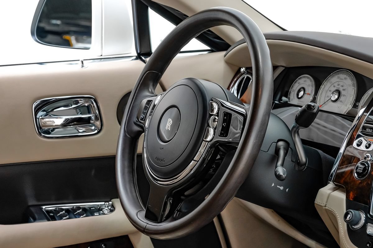 Used 2016 Rolls-Royce Wraith RWD image 11