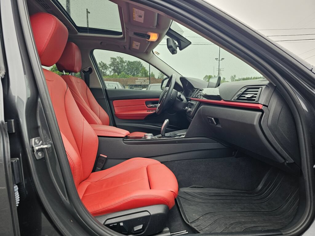 Used 2015 BMW 320i xDrive Sedan AWD/4WD image 10