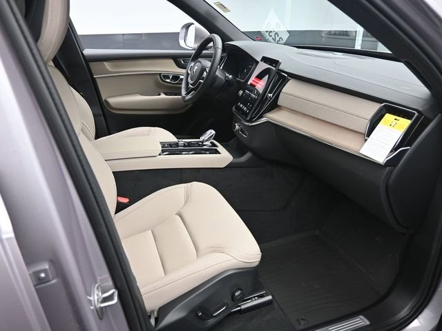 Used 2026 Volvo XC90 B6 Plus w/ Protection Package Premier AWD/4WD image 30