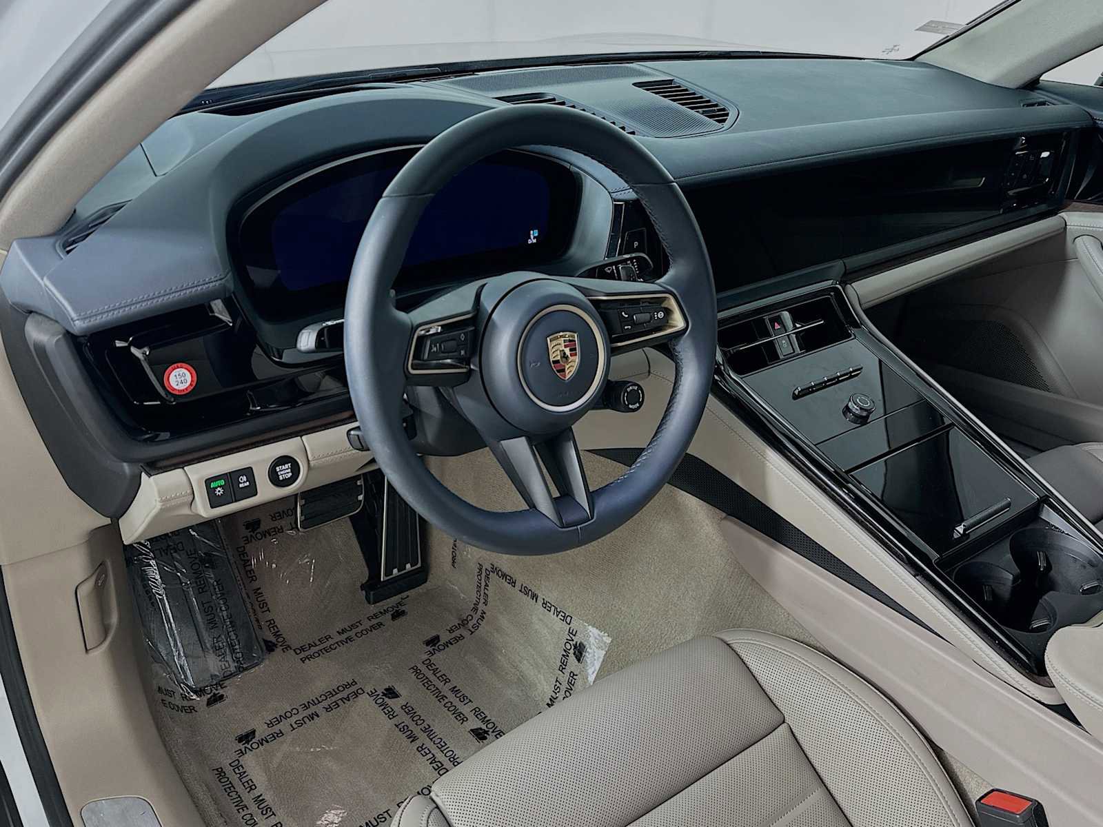 Certified 2024 Porsche Panamera 4 image 4