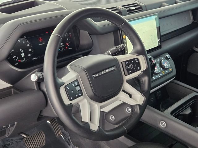 Used 2024 Land Rover Defender 130 X-Dynamic SE AWD/4WD image 21
