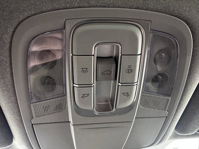 Used 2020 Hyundai Santa Fe SEL image 32