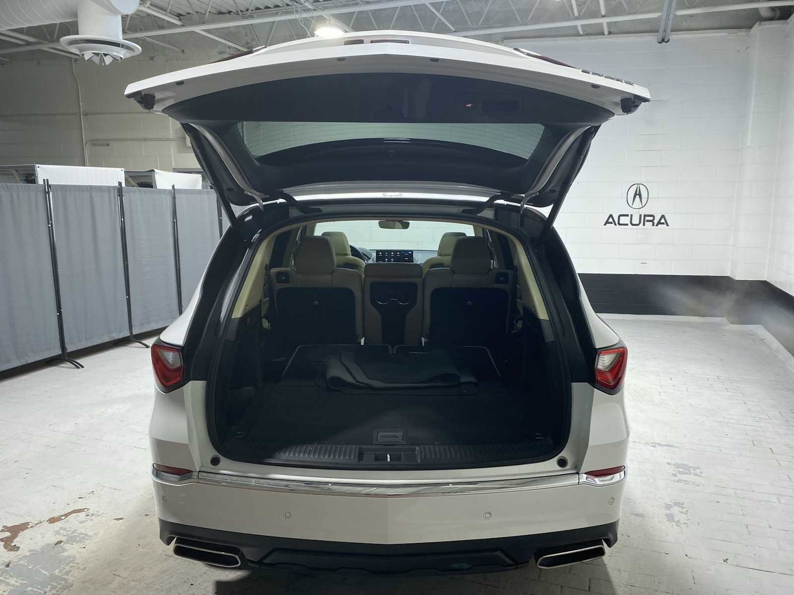 Certified 2023 Acura MDX SH-AWD w/ Technology Package image 19