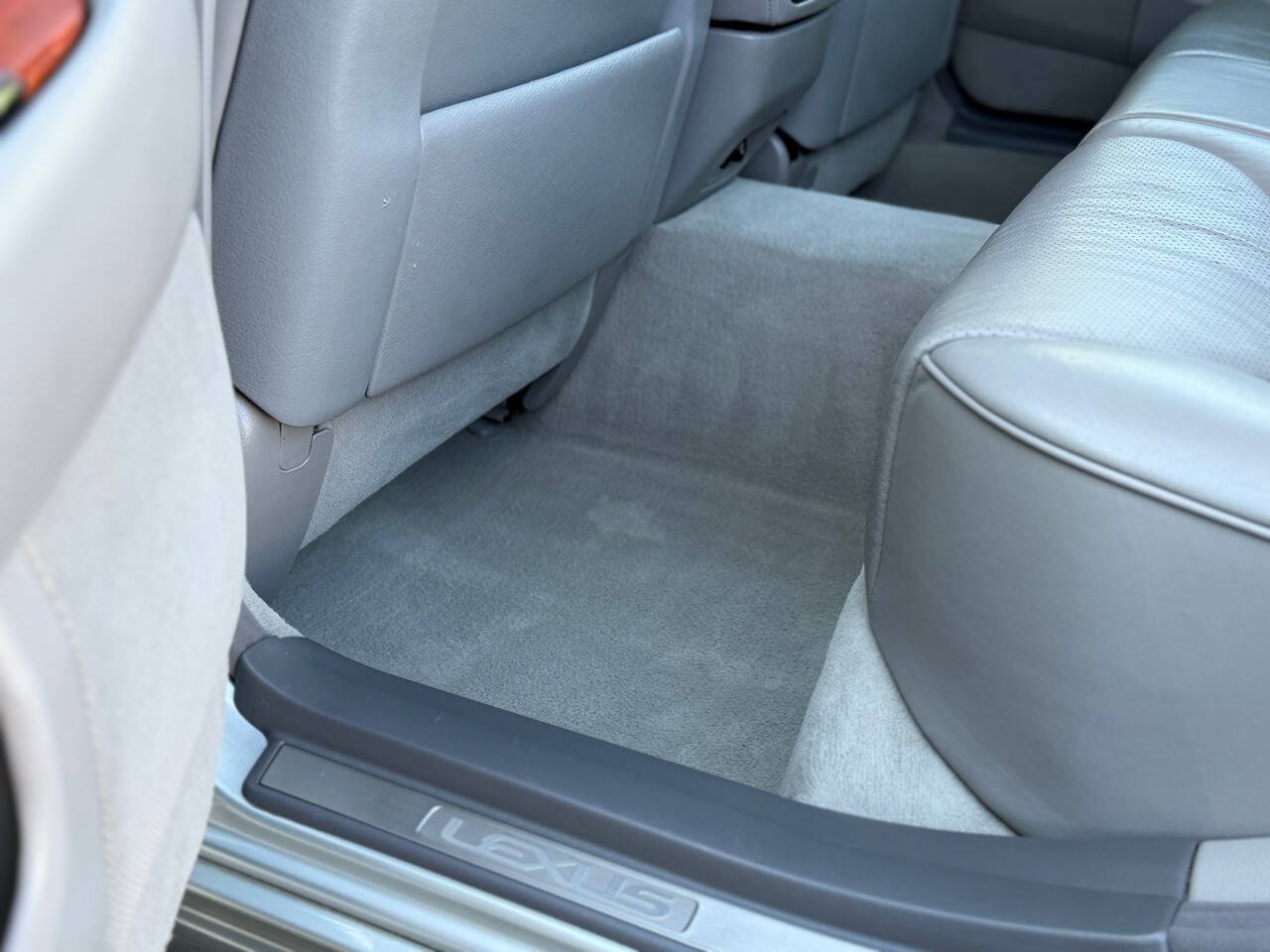 Used 2003 Lexus LS 430 RWD image 46