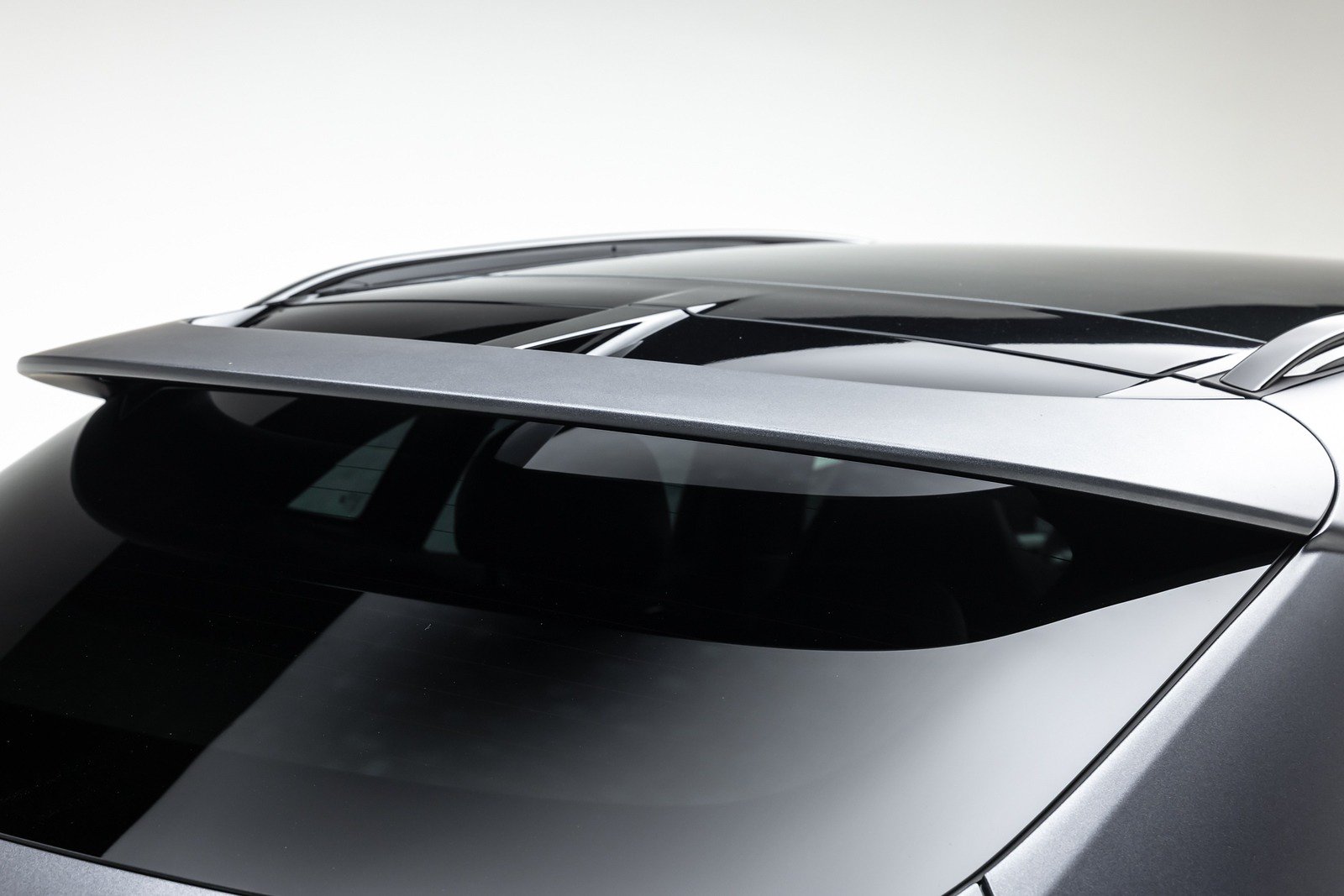 Used 2022 Aston Martin DBX AWD/4WD image 21