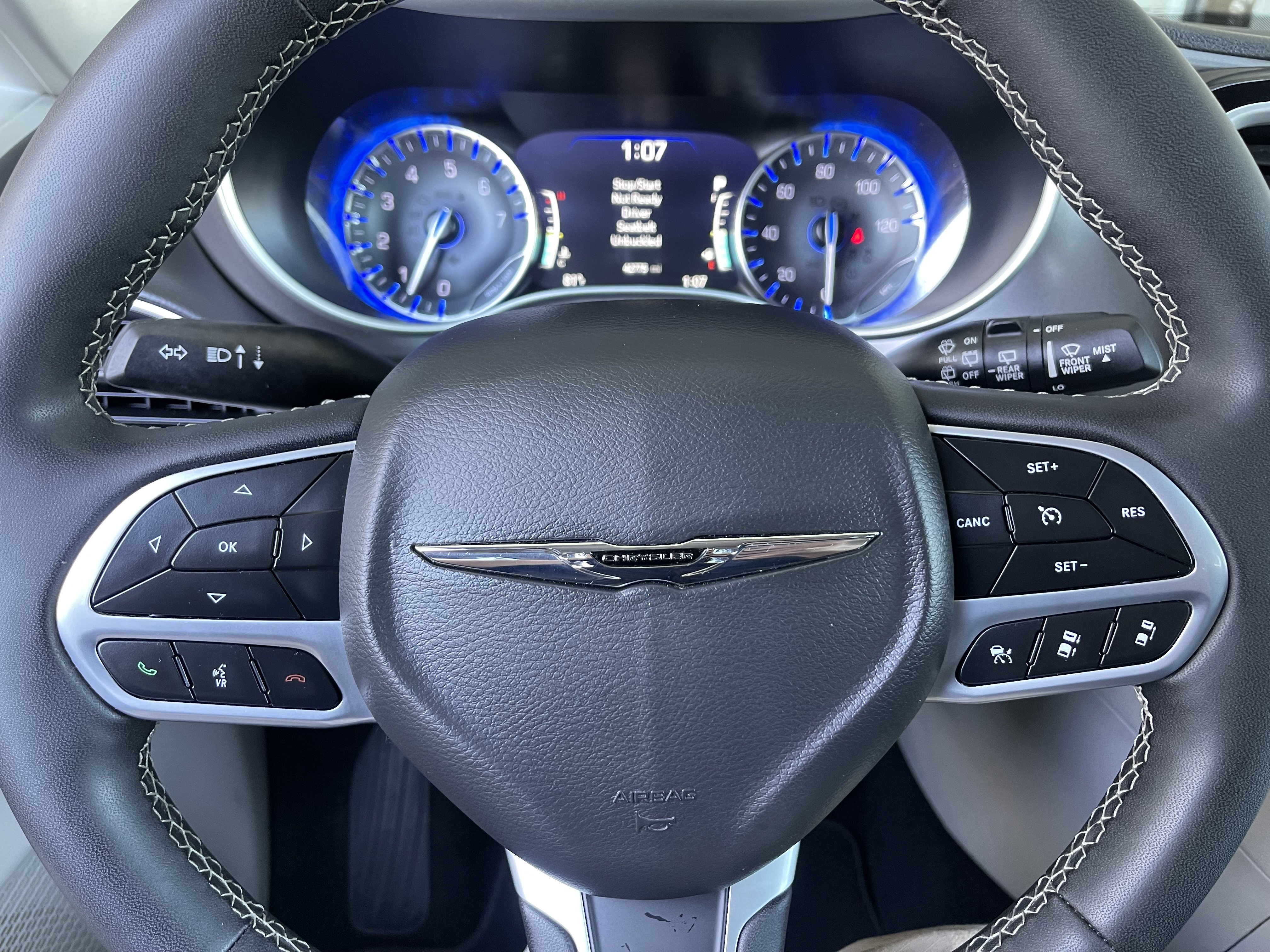 Used 2024 Chrysler Pacifica Touring-L FWD image 30