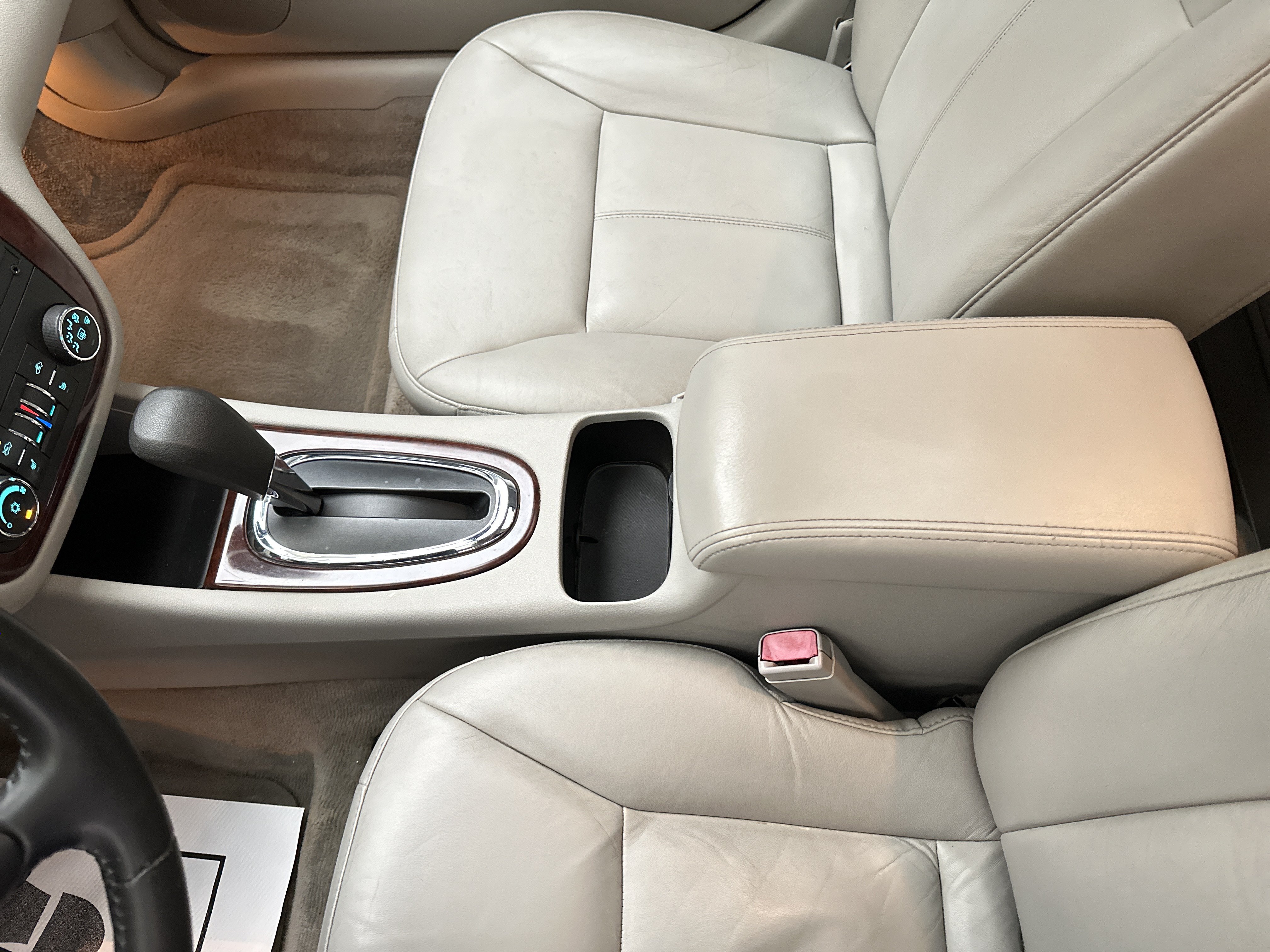 Used 2008 Chevrolet Impala LTZ FWD image 32